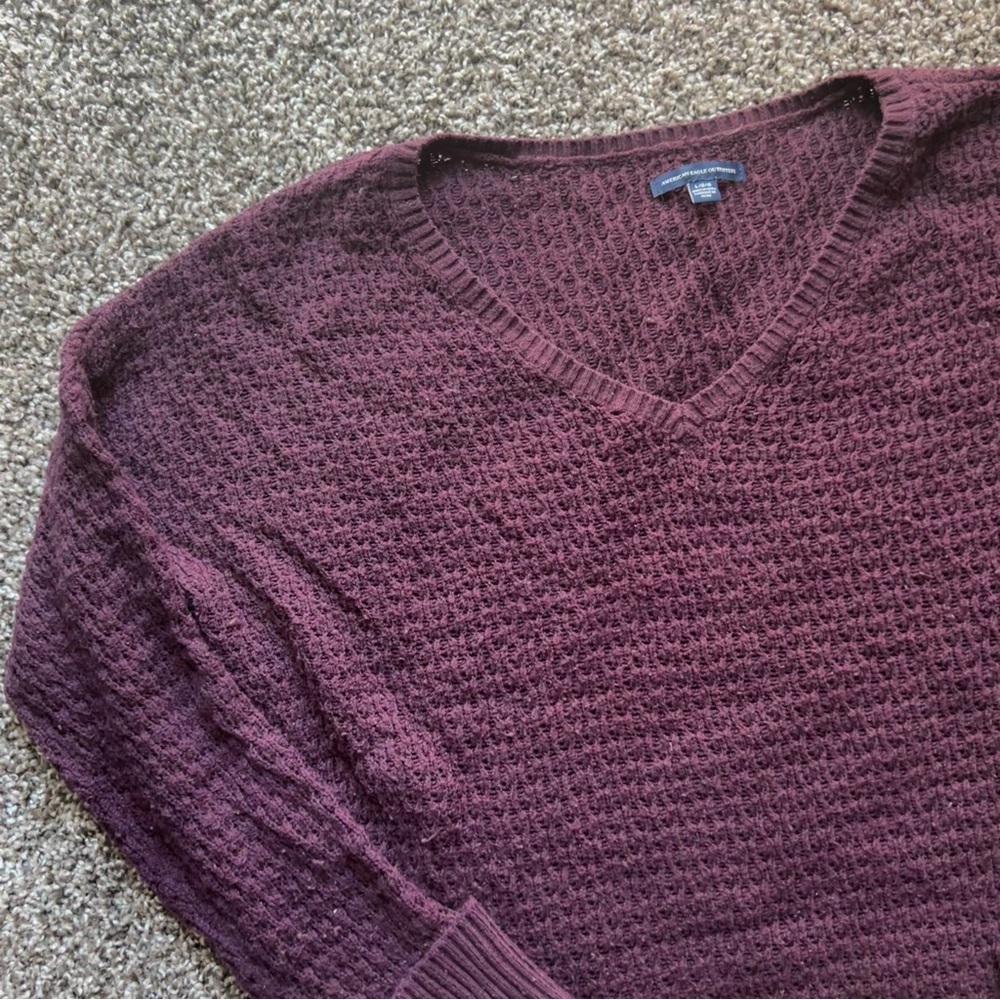 American Eagle Purple V-neck Sweater